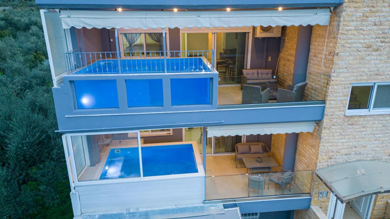 Grand Suites With Private Pools Каламата Экстерьер фото