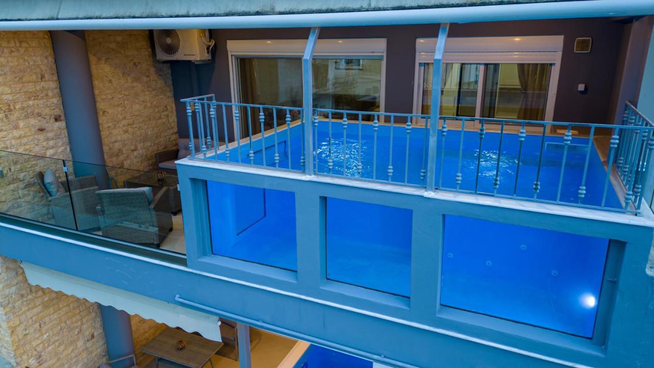 Grand Suites With Private Pools Каламата Экстерьер фото