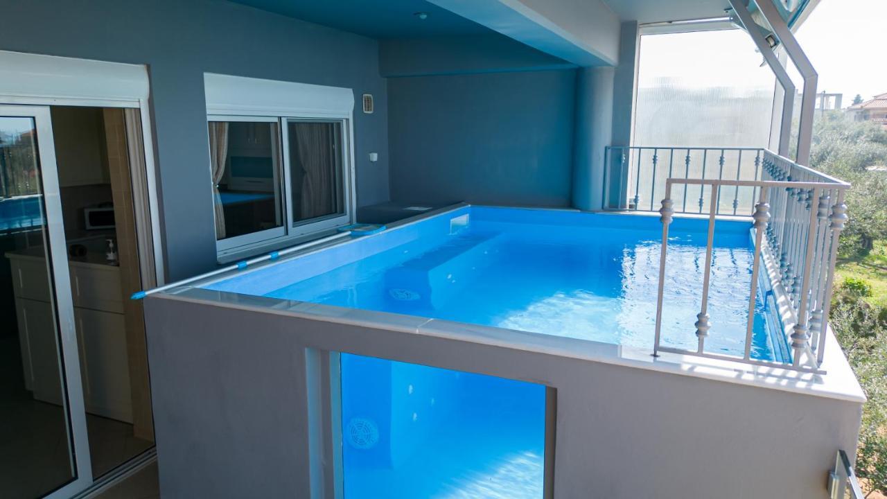 Grand Suites With Private Pools Каламата Экстерьер фото
