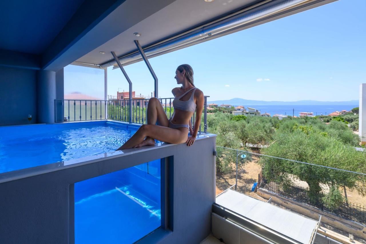 Grand Suites With Private Pools Каламата Экстерьер фото