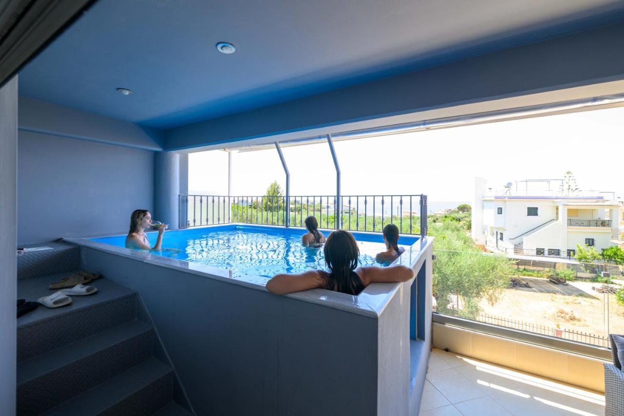 Grand Suites With Private Pools Каламата Экстерьер фото
