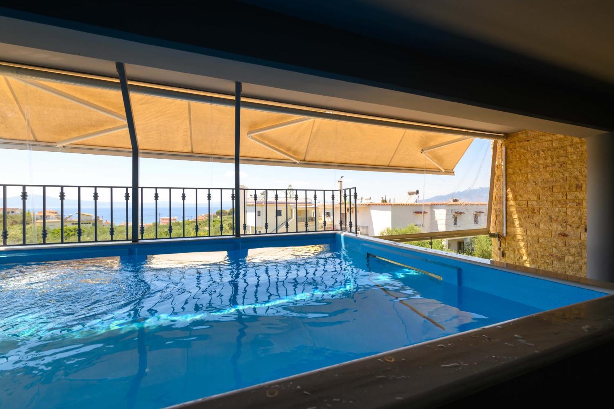 Grand Suites With Private Pools Каламата Экстерьер фото