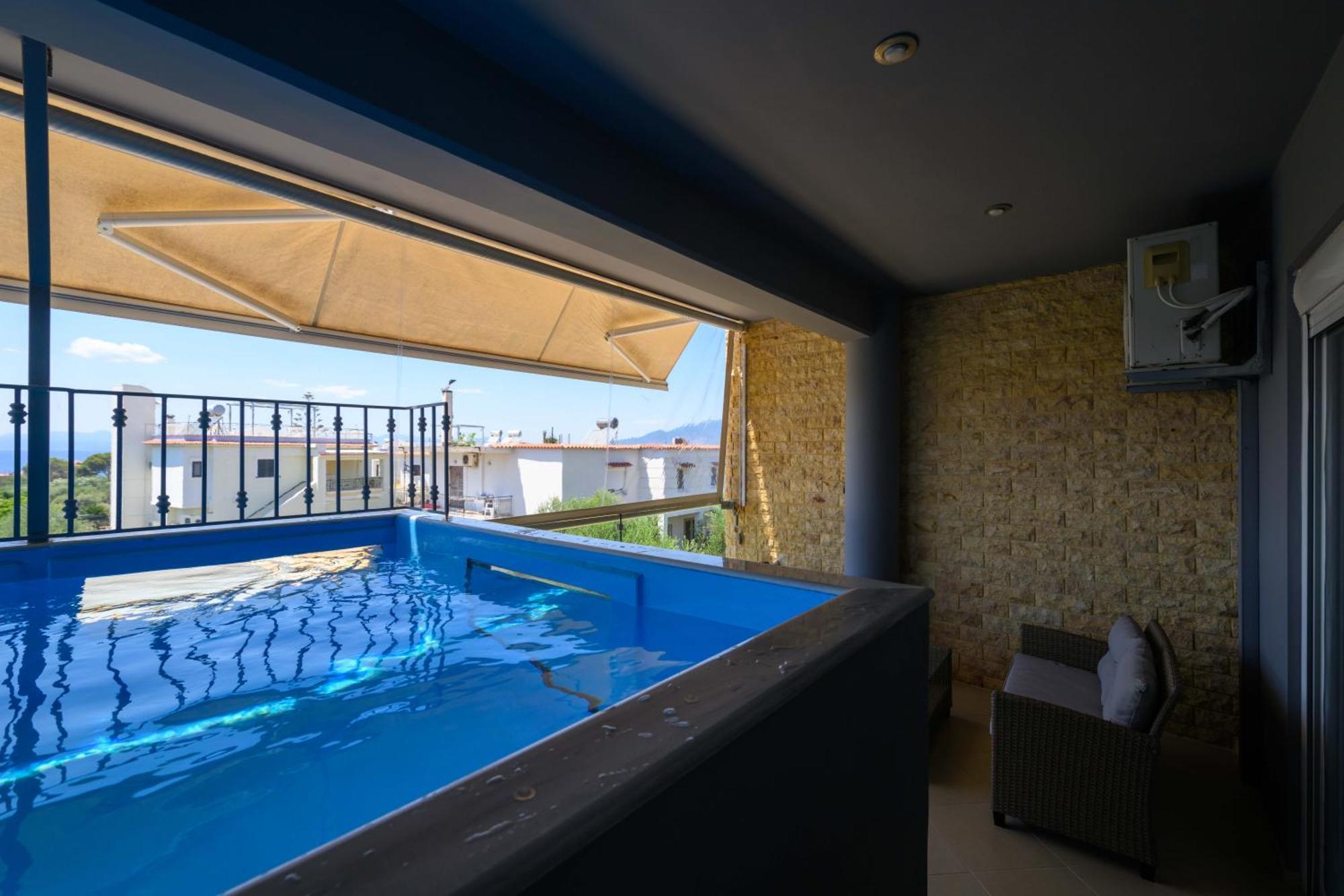 Grand Suites With Private Pools Каламата Экстерьер фото