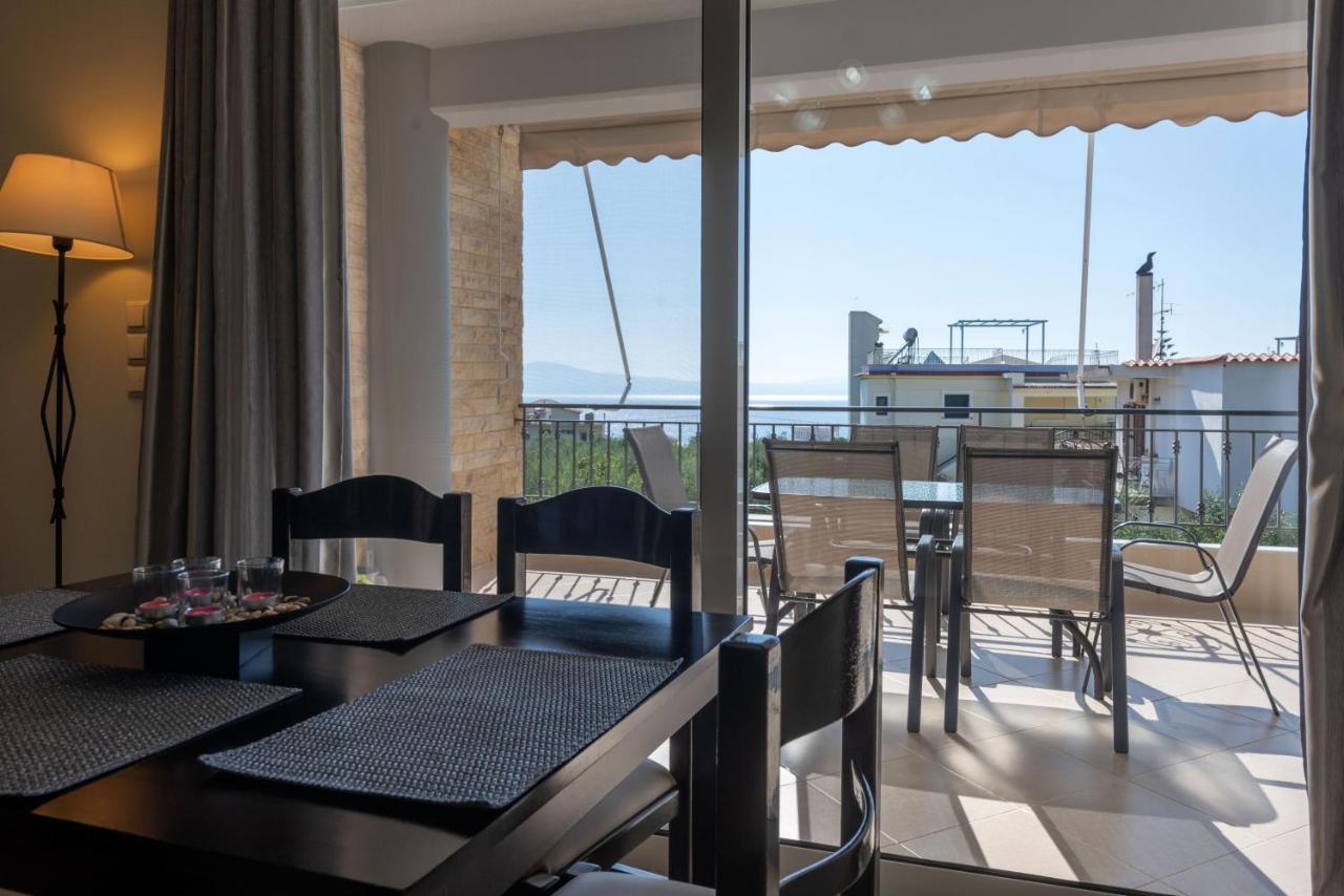 Grand Suites With Private Pools Каламата Экстерьер фото