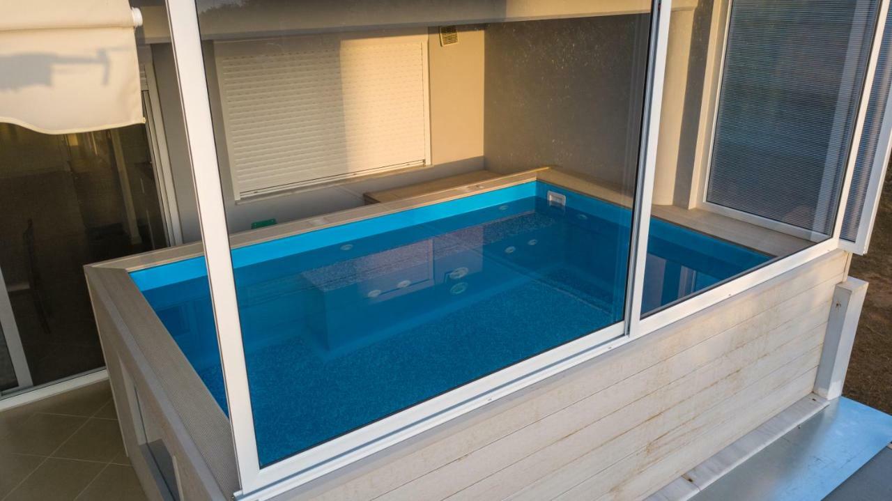 Grand Suites With Private Pools Каламата Экстерьер фото